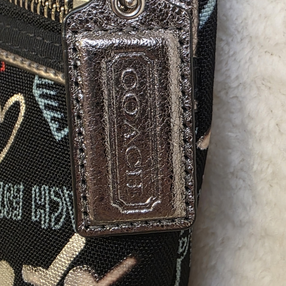 Coach Poppy limited edition Luxe metallic graffiti glam hearts crossbody bag - Picture 8 of 14